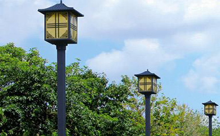 太阳能静宁庭院灯怎么选亮度与续航更耐用